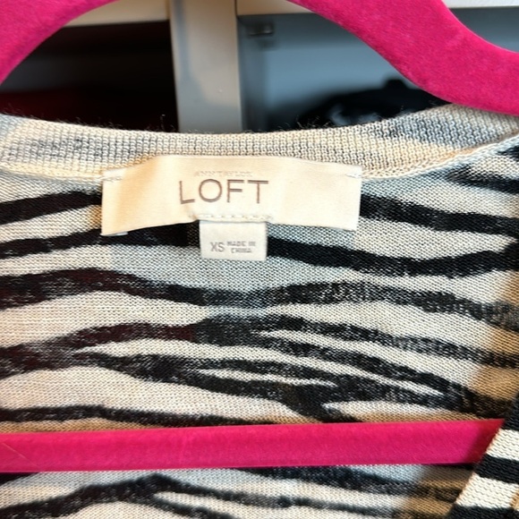 Loft tan and black striped long sleeve button front cardigan size XS - Picture 2 of 3